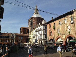 Piazza-Grande_Pavia